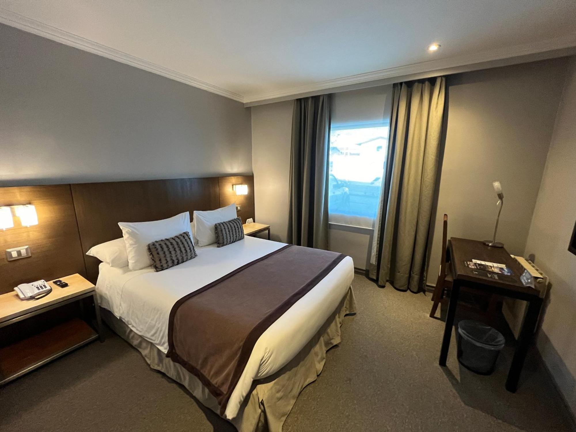 פורטו נטאלס Hotel Martin Gusinde מראה חיצוני תמונה