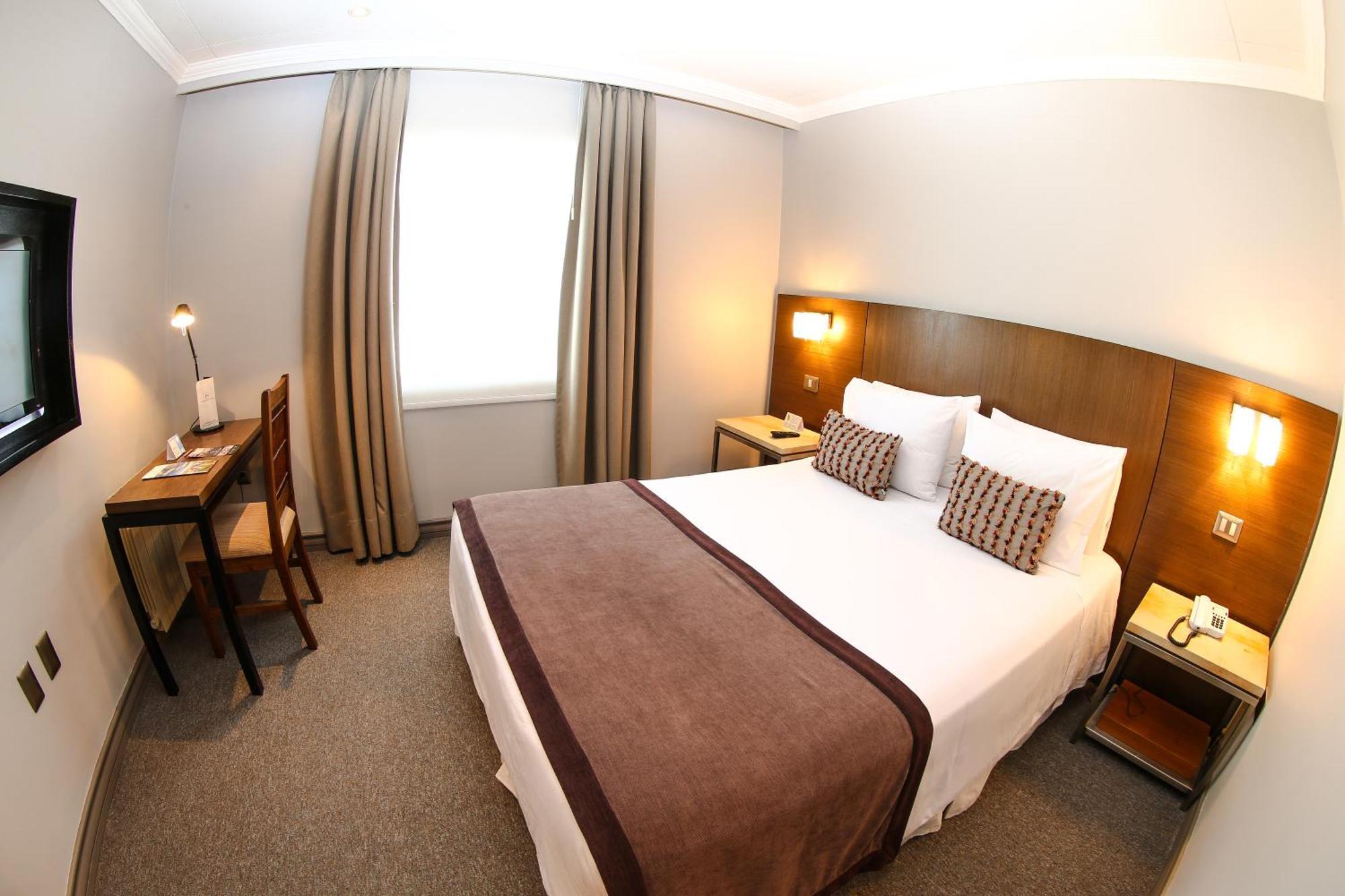 פורטו נטאלס Hotel Martin Gusinde מראה חיצוני תמונה