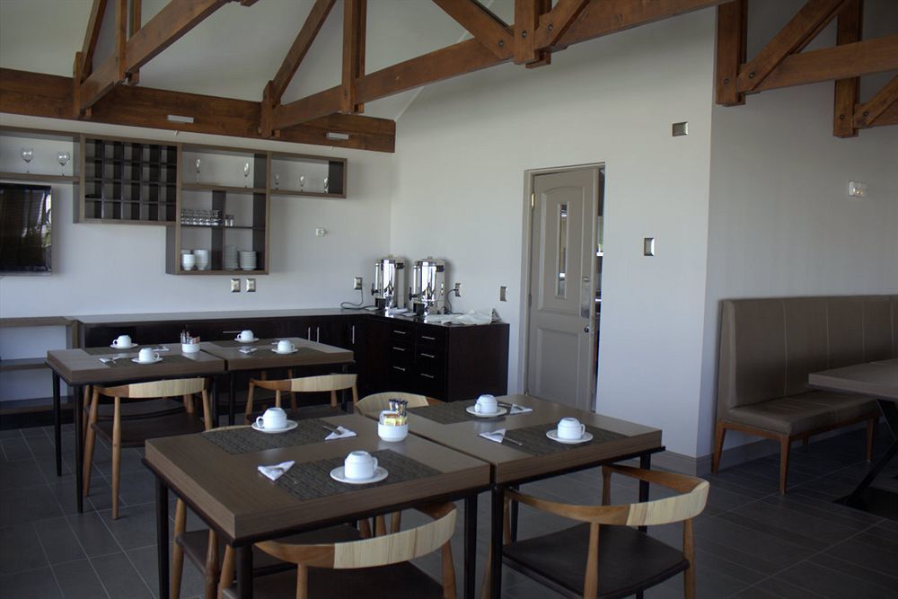 פורטו נטאלס Hotel Martin Gusinde מראה חיצוני תמונה