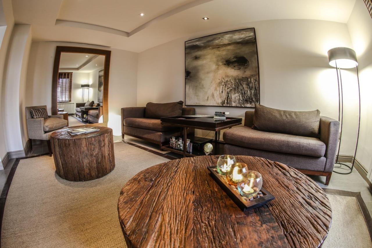 פורטו נטאלס Hotel Martin Gusinde מראה חיצוני תמונה